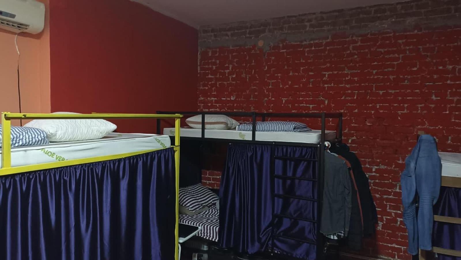 Newborn Center Hostel All Day Free Coffee Pristina Exteriör bild