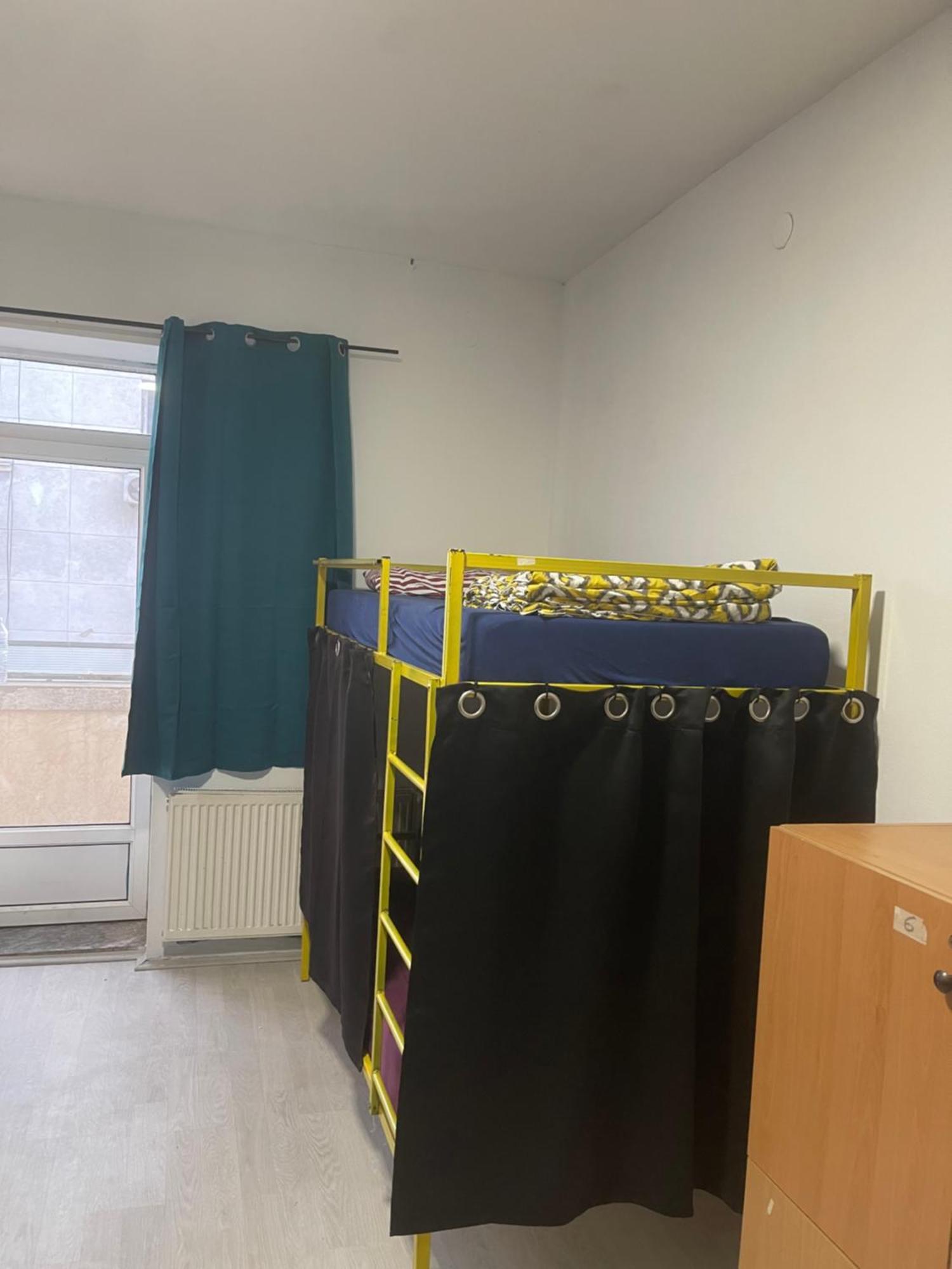 Newborn Center Hostel All Day Free Coffee Pristina Exteriör bild